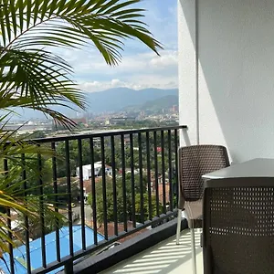 Apartamento Cozy 1br With Private Terrace In, Medellín